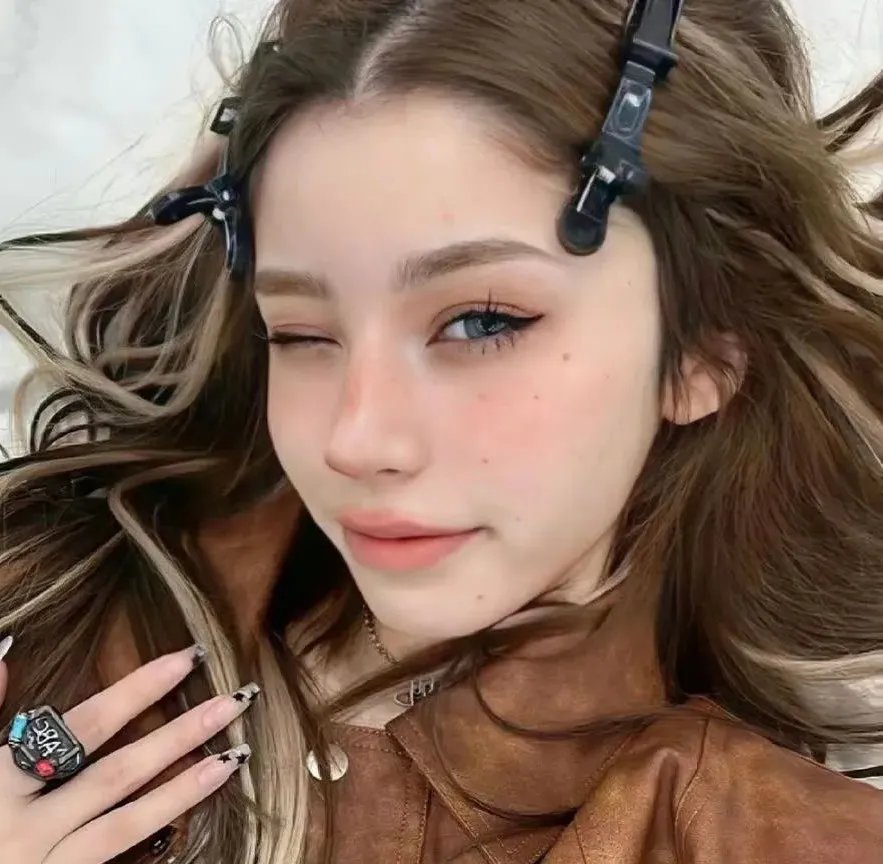 窗户上的阴影